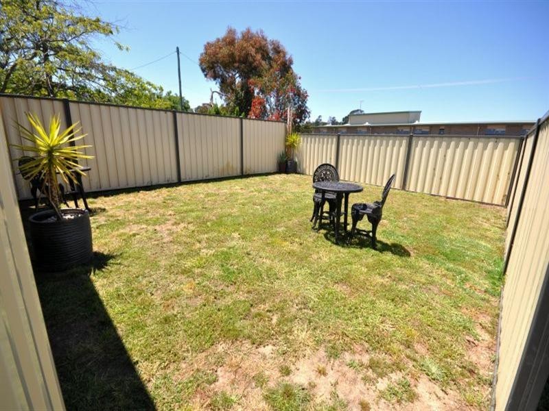 Unit 3/8A Moore Street, Bannockburn VIC 3331