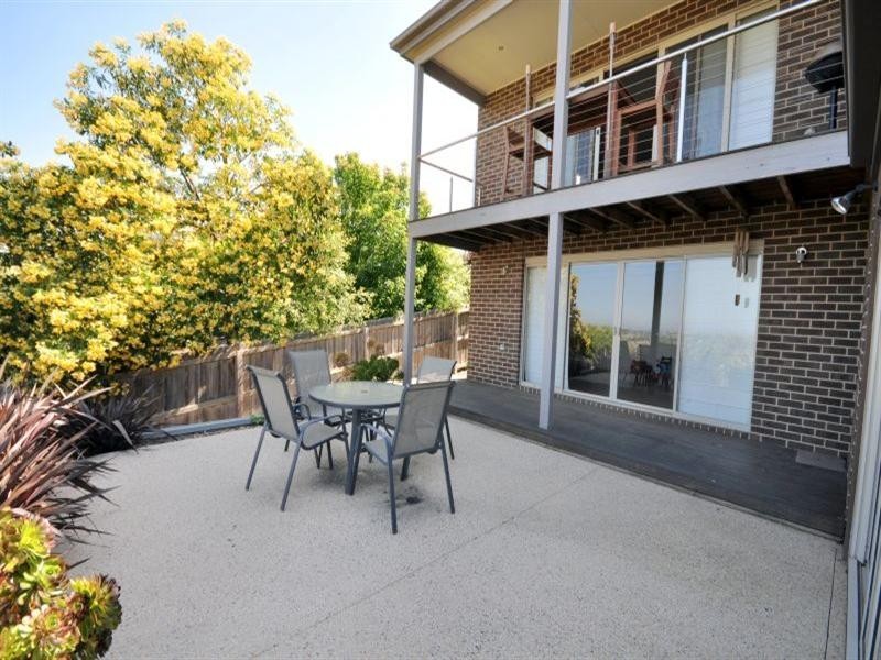 23 Victory Way, Highton VIC 3216