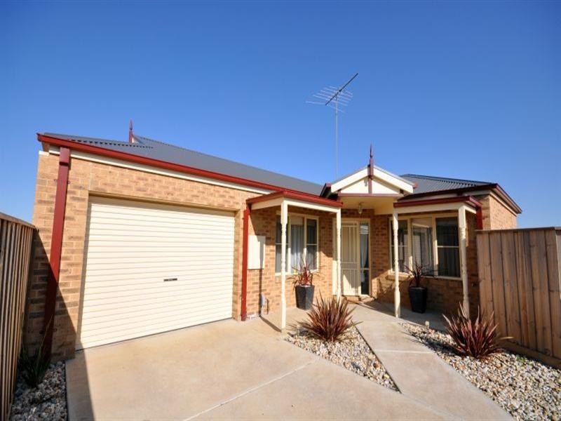 Unit 2/33 Dardel Drive, Bannockburn VIC 3331