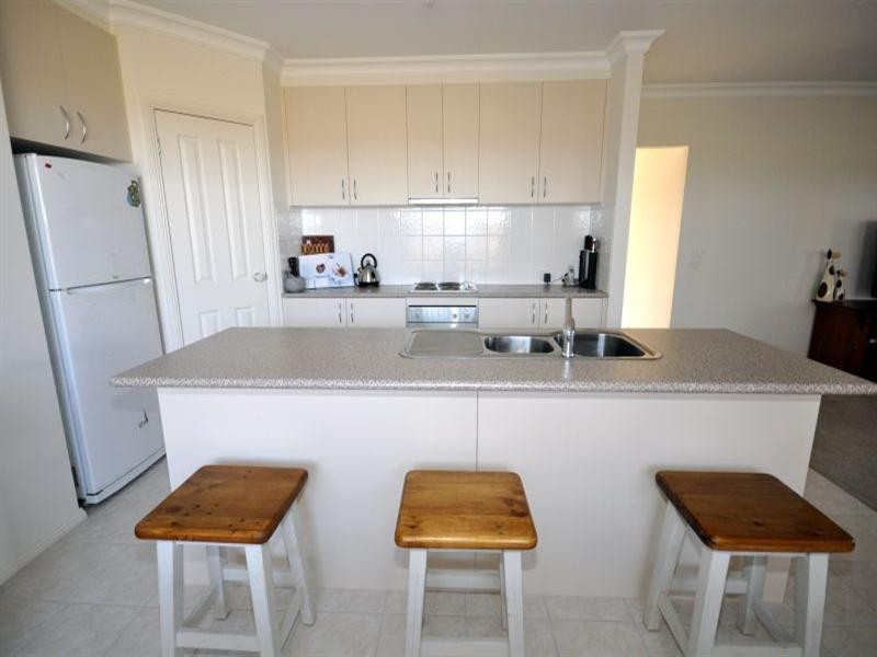 Unit 2/33 Dardel Drive, Bannockburn VIC 3331