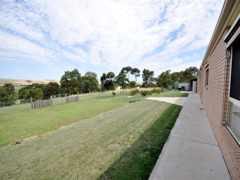 18 Thomson Street, Shelford VIC 3329