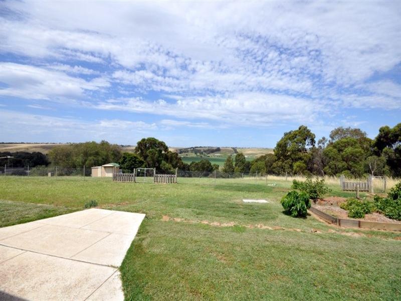 18 Thomson Street, Shelford VIC 3329