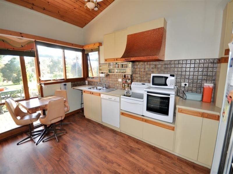 76 River Drive, Teesdale VIC 3328