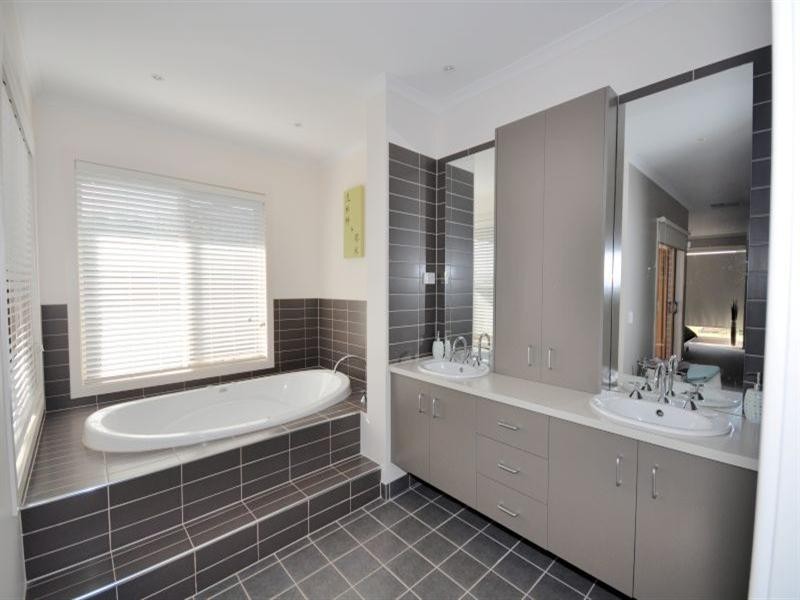 6 Kintyre Court, Bannockburn VIC 3331