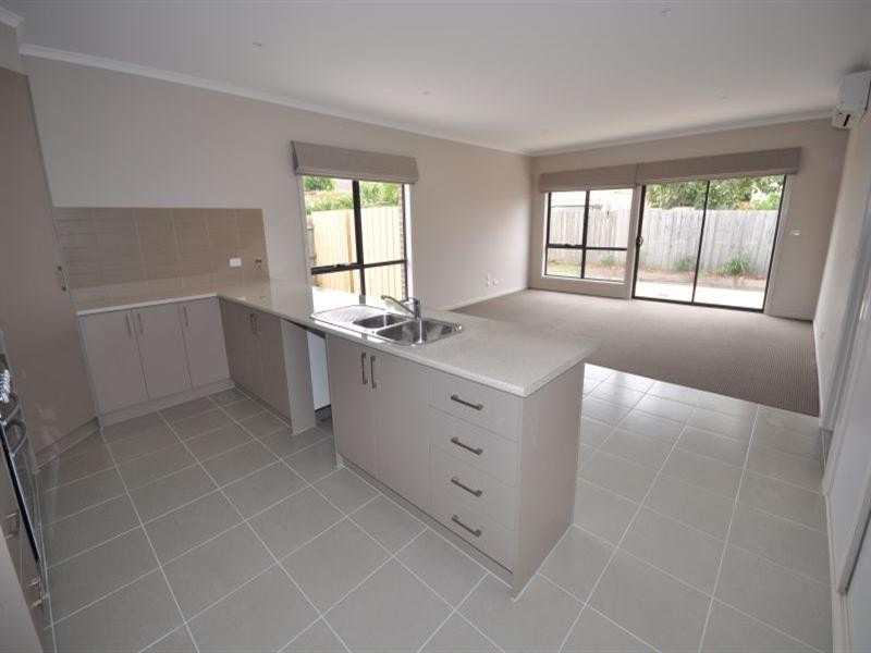 3/5 Pitman Street, Newcomb VIC 3219