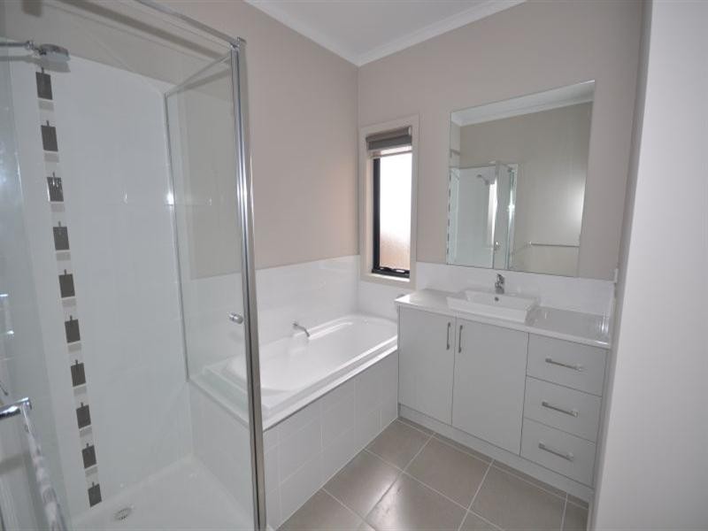 3/5 Pitman Street, Newcomb VIC 3219