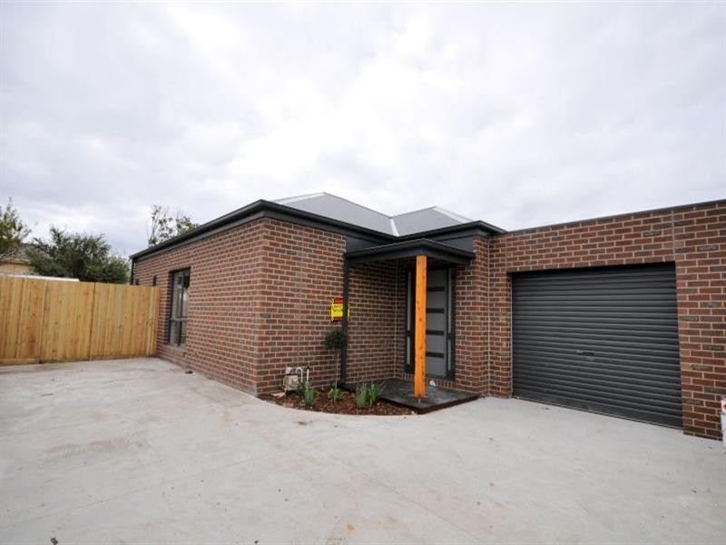 3/5 Pitman Street, Newcomb VIC 3219