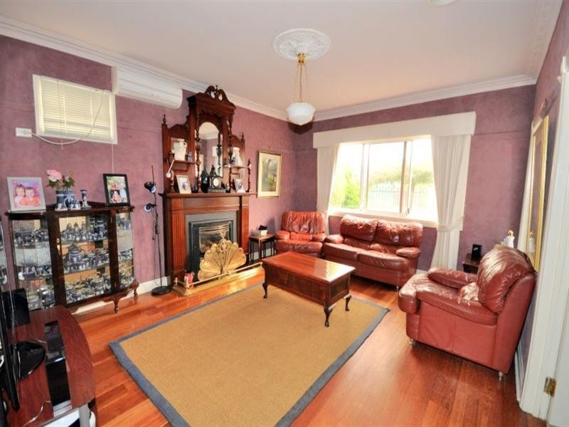 2 McNabb Avenue, Geelong West VIC 3218