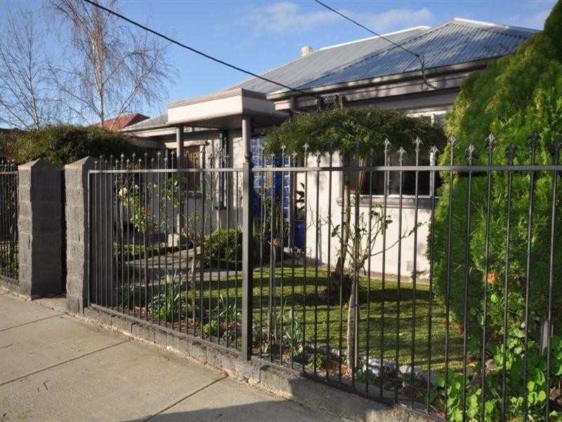 2 McNabb Avenue, Geelong West VIC 3218