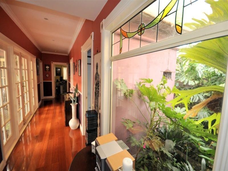 2 McNabb Avenue, Geelong West VIC 3218