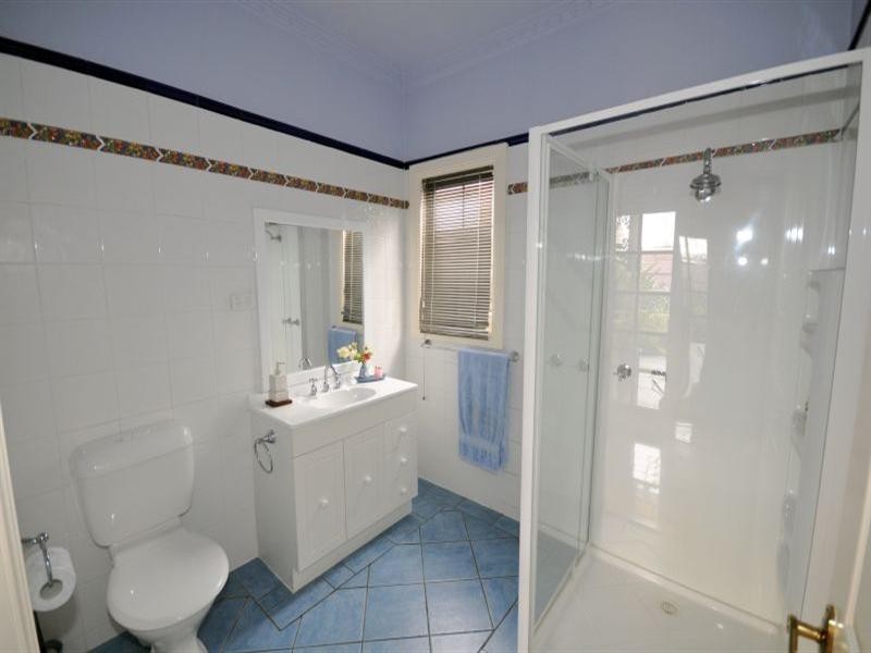 2 McNabb Avenue, Geelong West VIC 3218