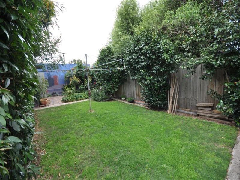 2 McNabb Avenue, Geelong West VIC 3218
