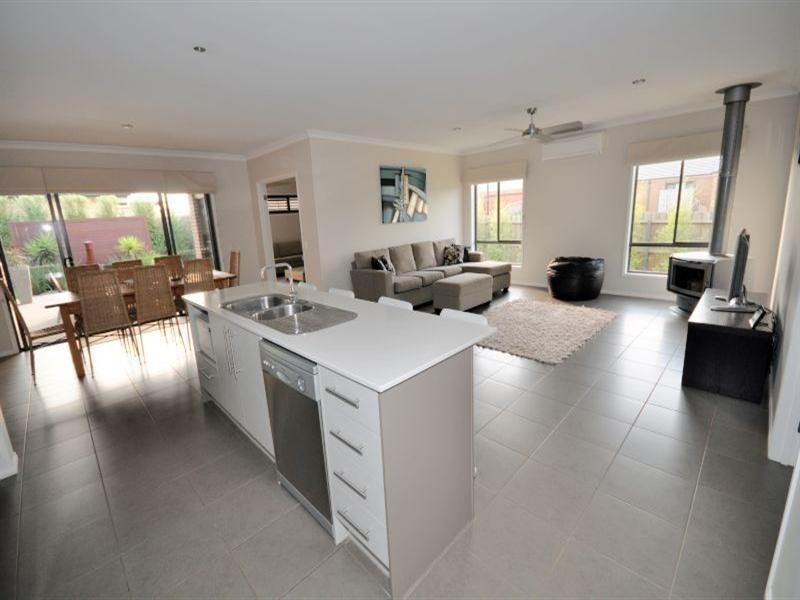 15 Darriwell Drive, Bannockburn VIC 3331