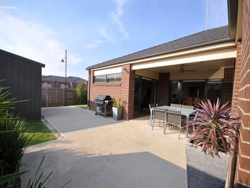15 Darriwell Drive, Bannockburn VIC 3331