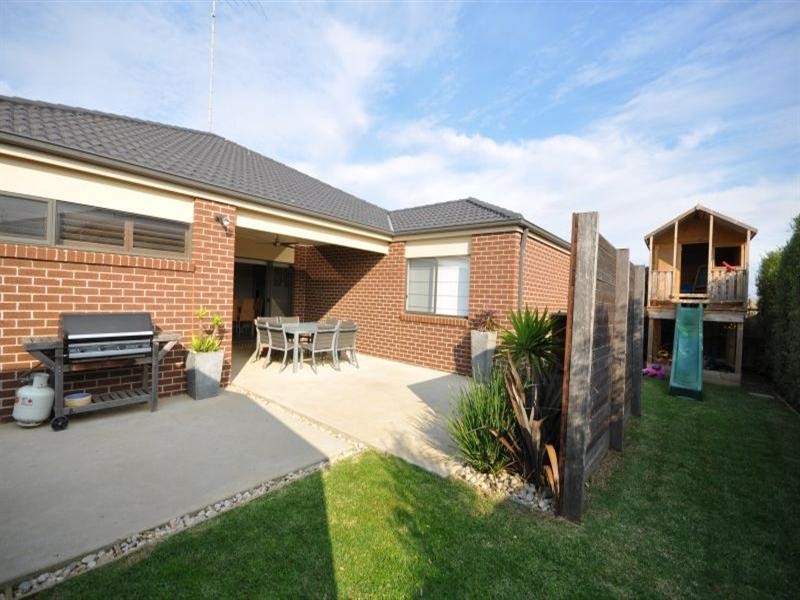 15 Darriwell Drive, Bannockburn VIC 3331