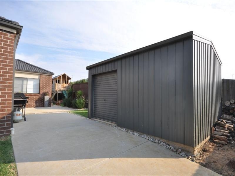 15 Darriwell Drive, Bannockburn VIC 3331