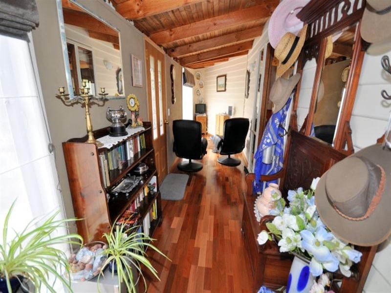 8 Cunningham Street, Shelford VIC 3329