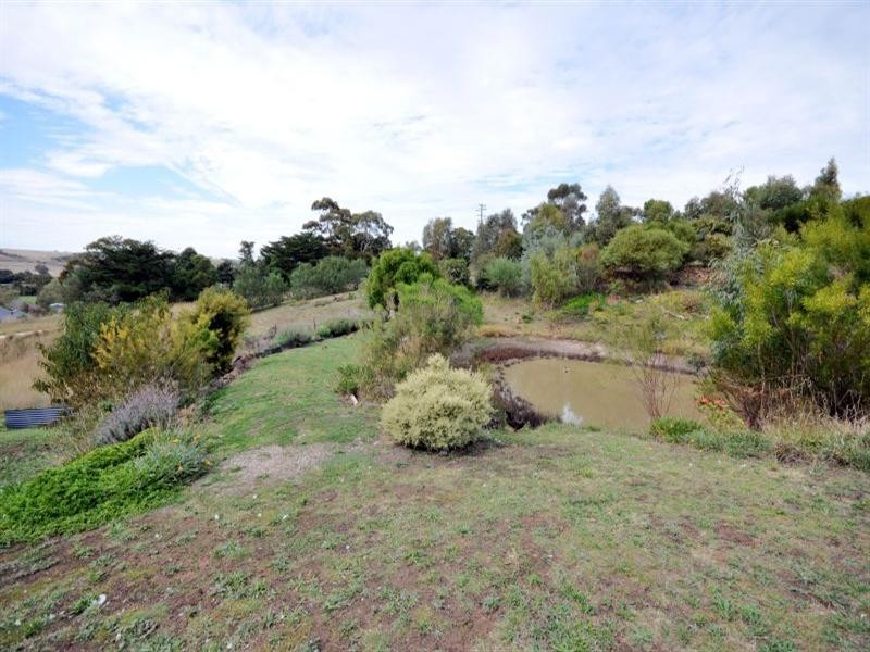 8 Cunningham Street, Shelford VIC 3329