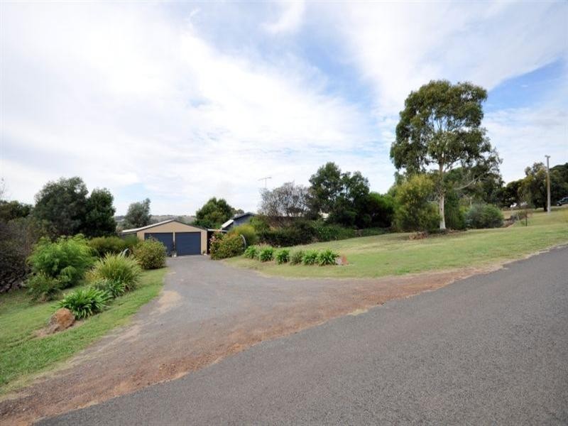 8 Cunningham Street, Shelford VIC 3329