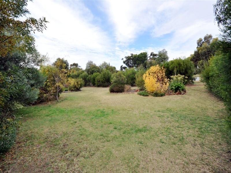 8 Cunningham Street, Shelford VIC 3329