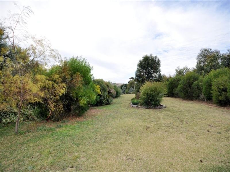 8 Cunningham Street, Shelford VIC 3329
