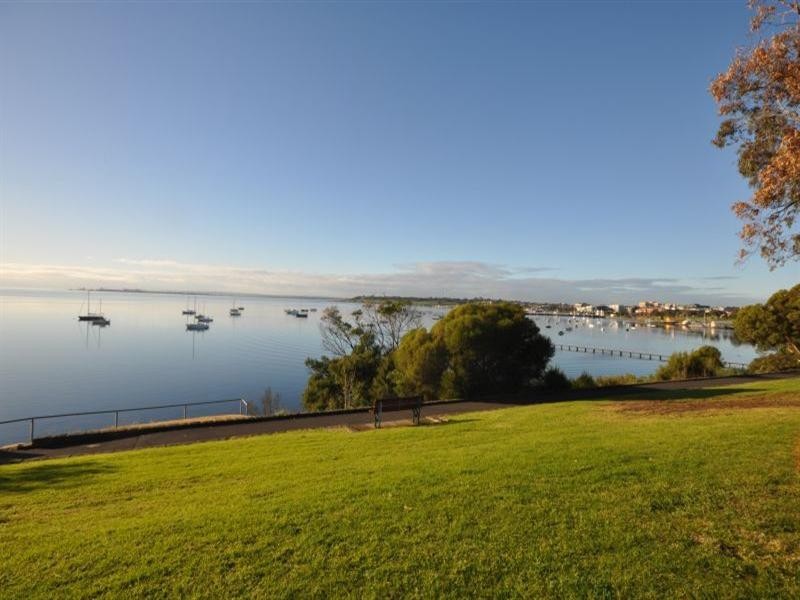 1/21 The Esplanade, Drumcondra VIC 3215