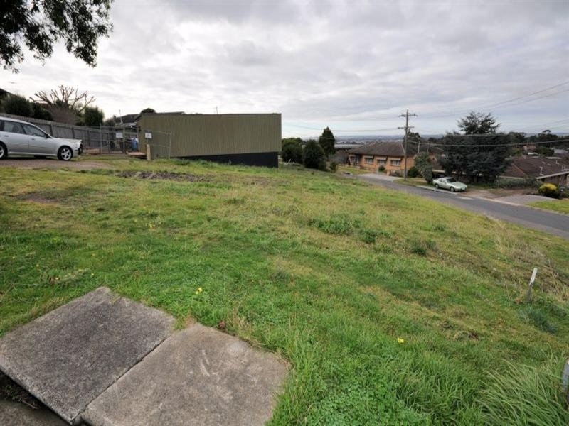 31 Montpellier Drive, Highton VIC 3216