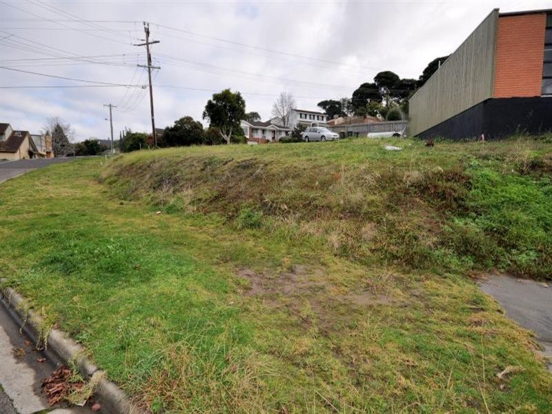 31 Montpellier Drive, Highton VIC 3216