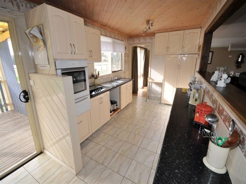 14 Cooper Street, Winchelsea VIC 3241