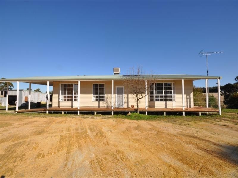 90 Dollys Creek Track, Elaine VIC 3334