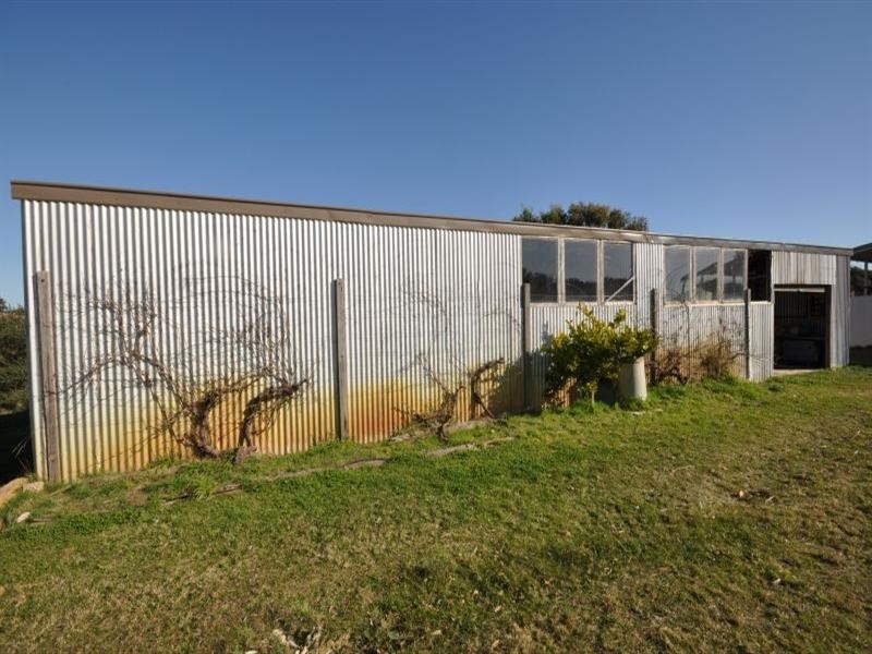 90 Dollys Creek Track, Elaine VIC 3334