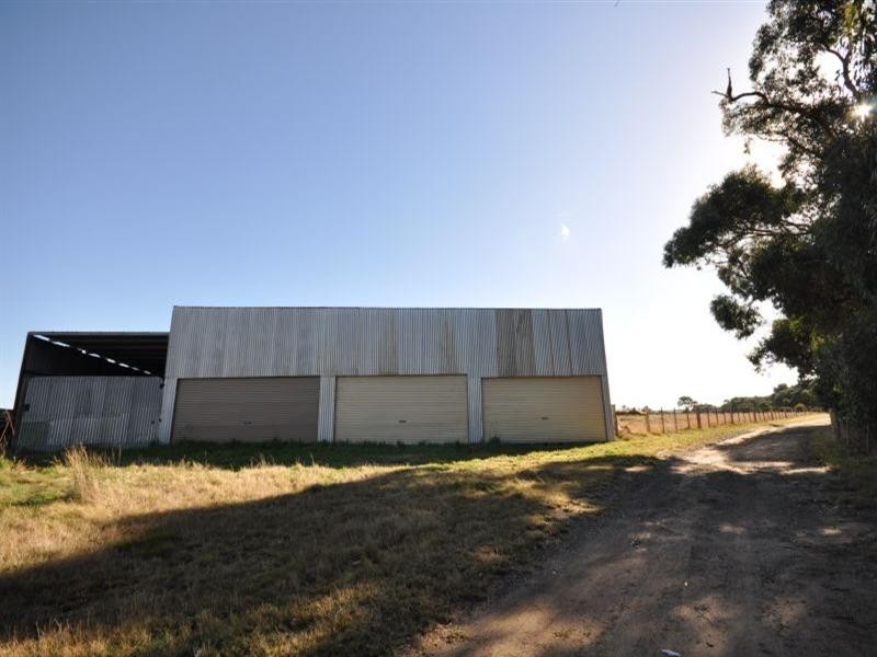 90 Dollys Creek Track, Elaine VIC 3334