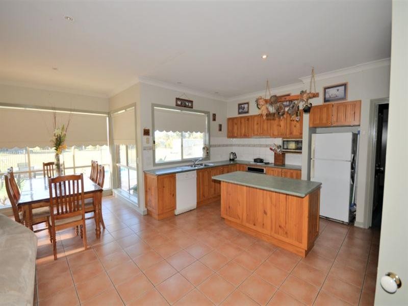 8 Inverlochy Drive, Bannockburn VIC 3331