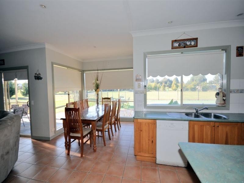 8 Inverlochy Drive, Bannockburn VIC 3331