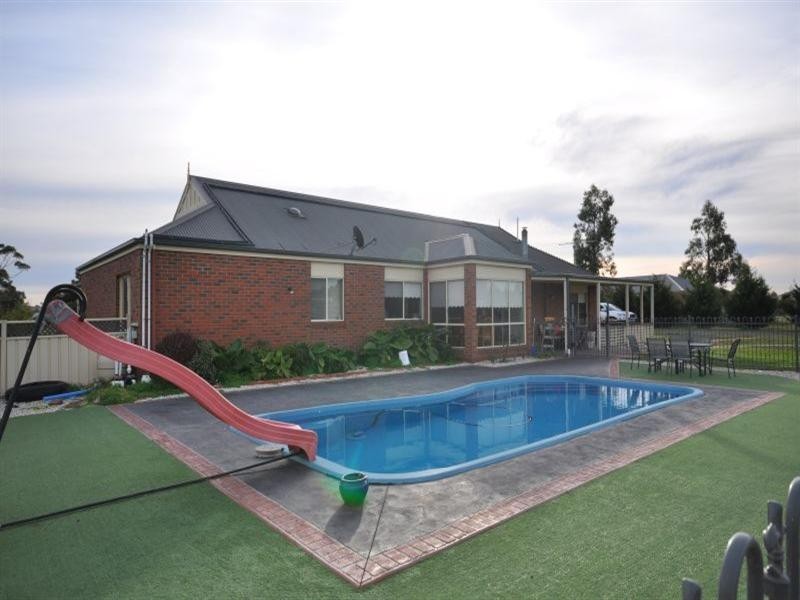 8 Inverlochy Drive, Bannockburn VIC 3331