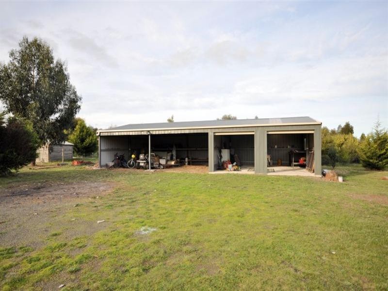 8 Inverlochy Drive, Bannockburn VIC 3331