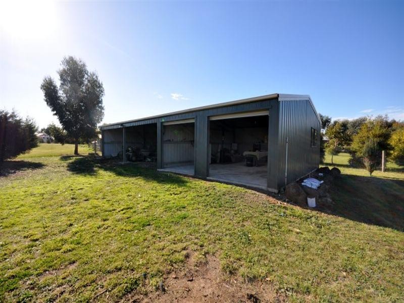 8 Inverlochy Drive, Bannockburn VIC 3331