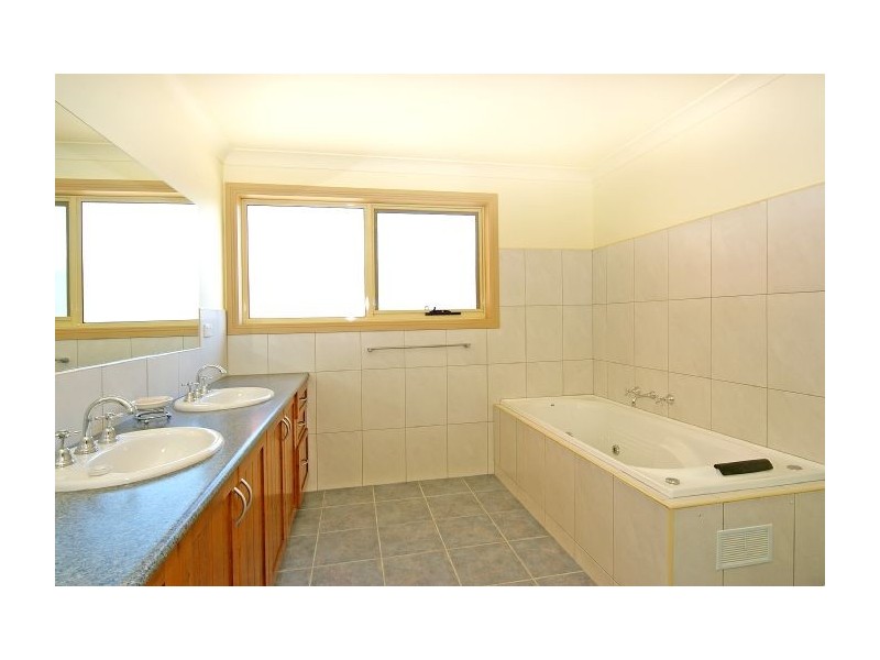 28 Alice Mews, Bannockburn VIC 3331