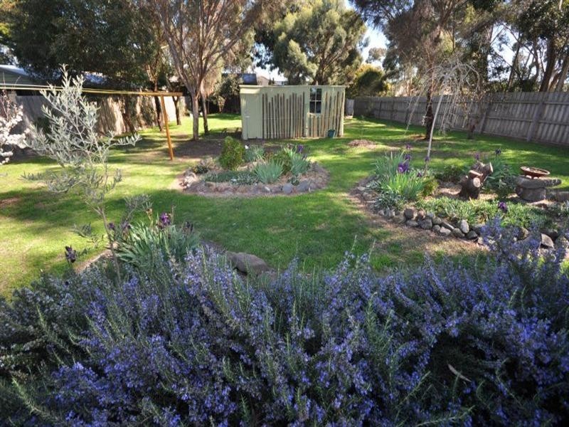 21 Noyes Road, Lethbridge VIC 3332