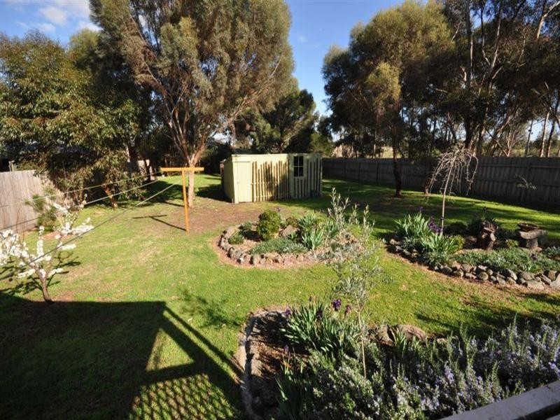 21 Noyes Road, Lethbridge VIC 3332