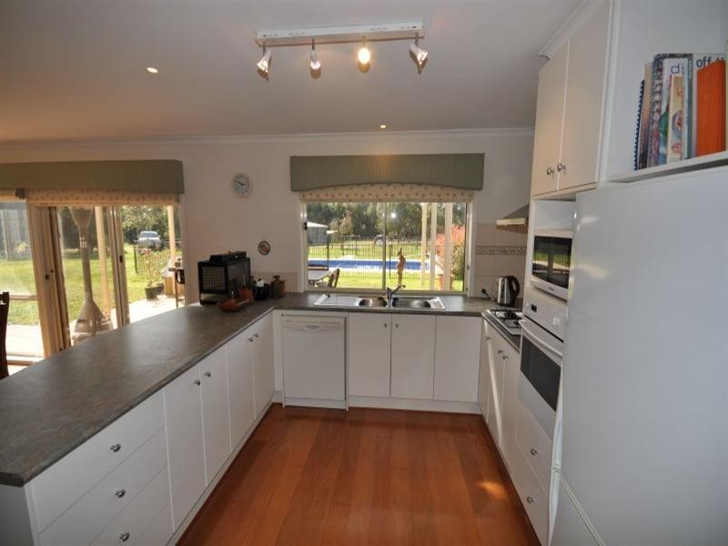 112 Tolloora Way, Batesford VIC 3221