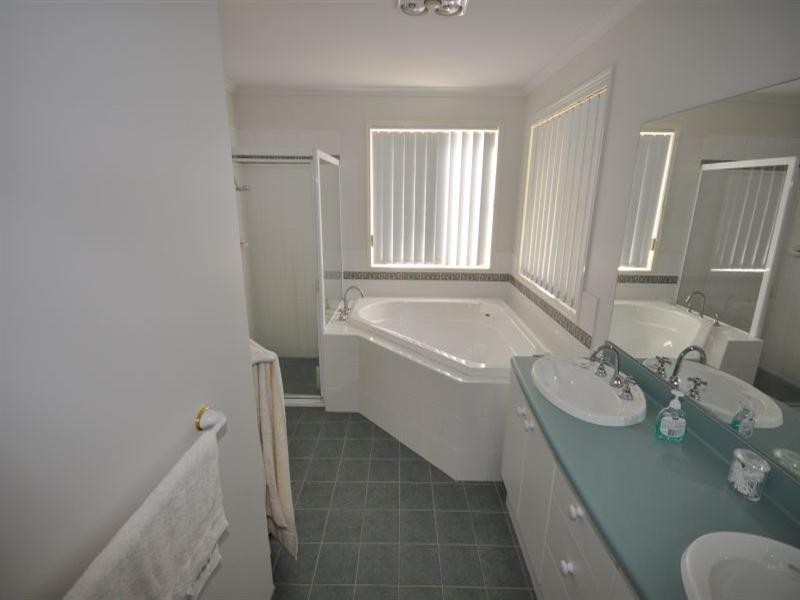 112 Tolloora Way, Batesford VIC 3221