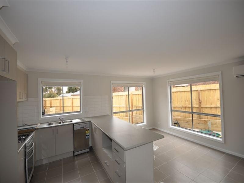 Unit 2, 15 Burnside Road, Bannockburn VIC 3331