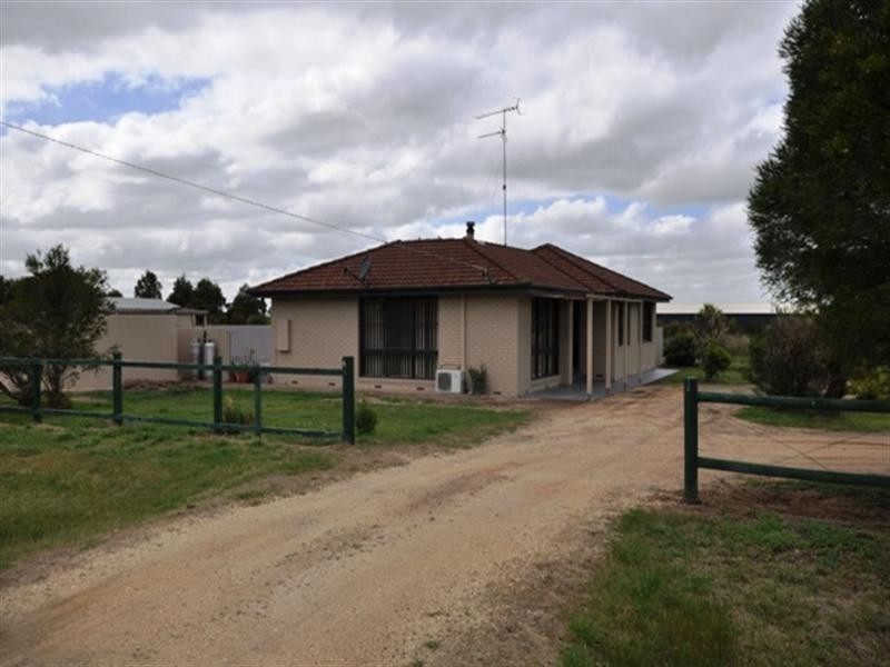 6 Donaldson Road, Lethbridge VIC 3332
