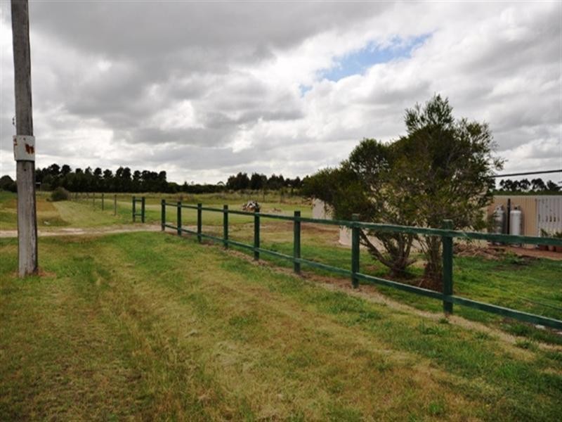 6 Donaldson Road, Lethbridge VIC 3332