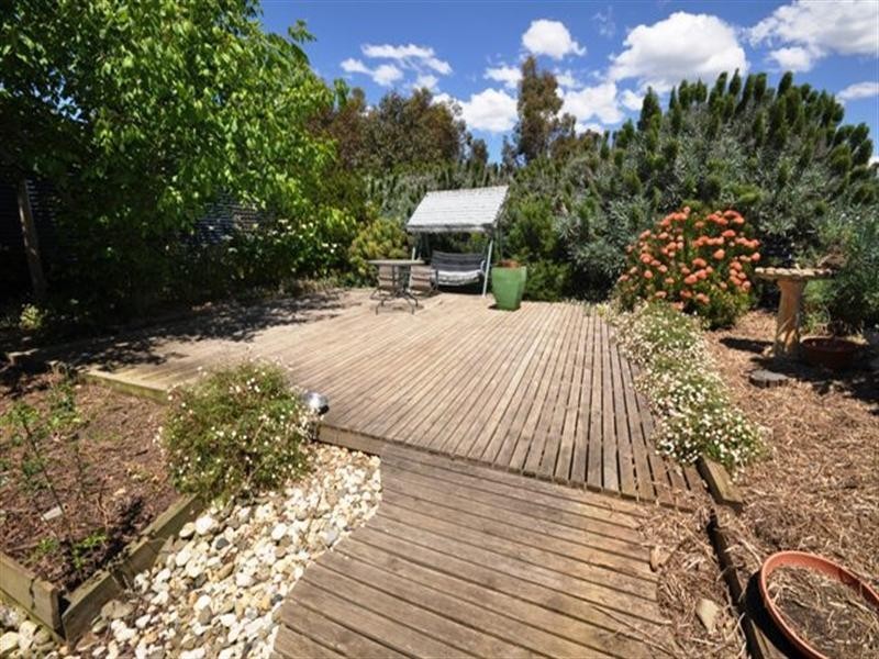 16 Sutherland Street, Meredith VIC 3333