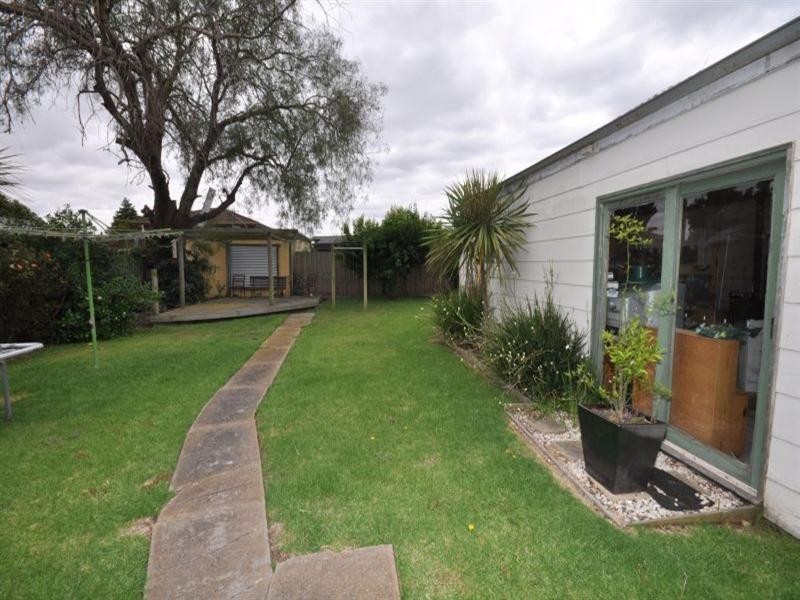 92 Neil Street, Bell Post Hill VIC 3215