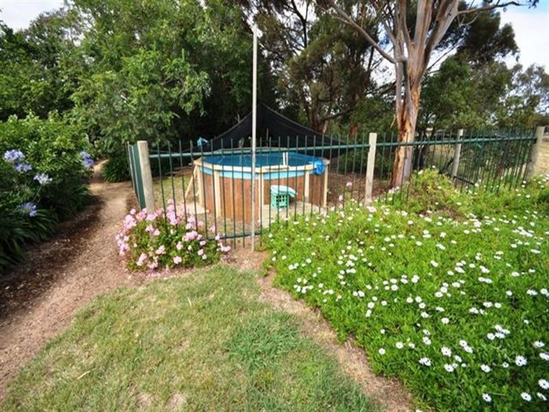 9 Todd Street, Teesdale VIC 3328