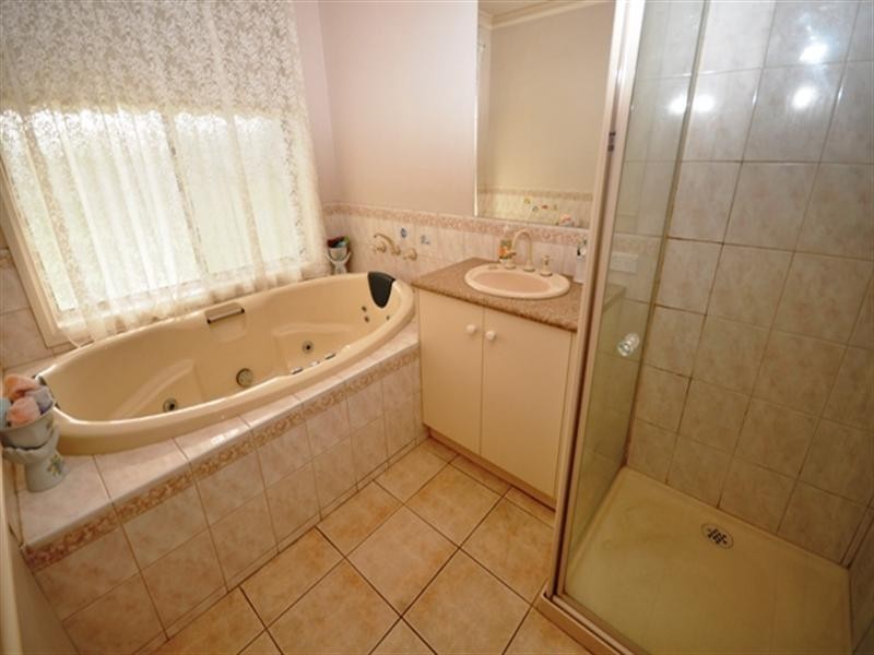 81 Inverlochy, Bannockburn VIC 3331