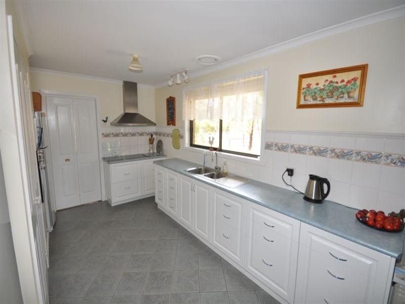 24 Learmonth Street, Teesdale VIC 3328